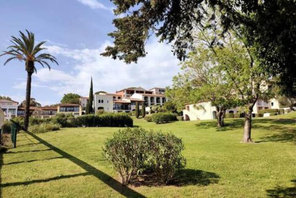 Chez Adriana Appartement Cosy Avec Jardin, Proche Plage Grimaud Dış mekan fotoğraf